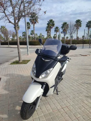 X MAX 250CC 2009