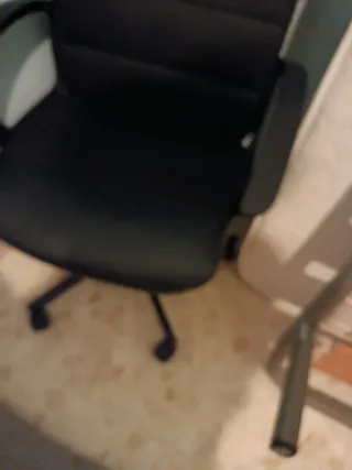 Silla de oficina negra