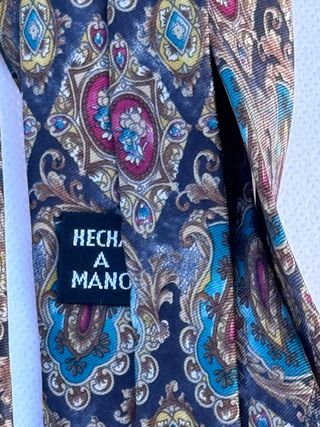 Corbata de seda natural estampada