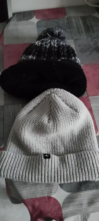Gorro de lana con pompón pack
