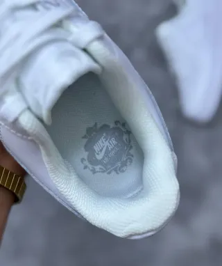 Zapatillas Nike Air Force 1 Blancas Nuevas.