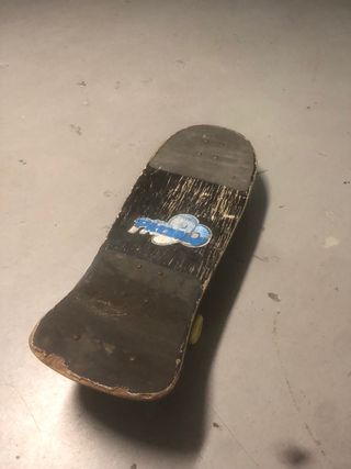 Skate Negro con Logo Azul