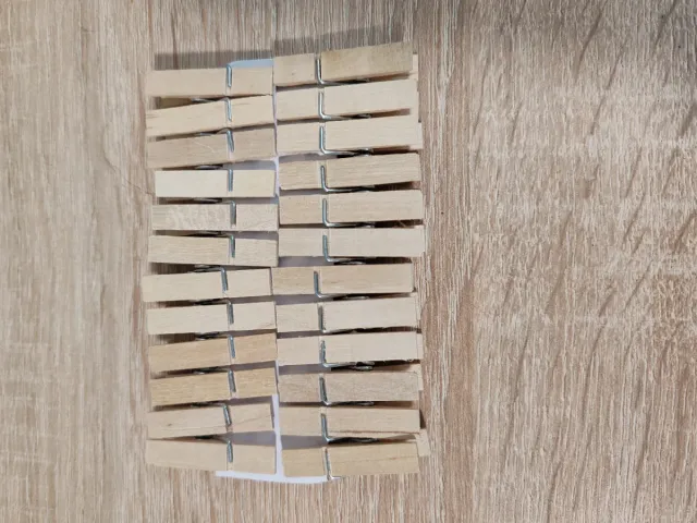 Lote de pinzas pequeñas de madera