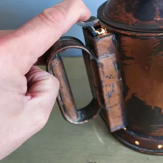 Farol antiguo ferrocarril cobre y cristal rojo