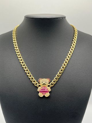 GARGANTILLA BARBADA OSO FUCSIA, Hueca. Oro 18k.