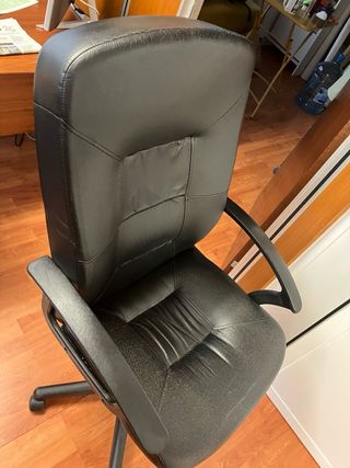 Silla de oficina negra