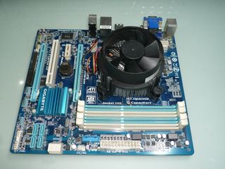 Placa Base Gigabyte GA-H77M-D3H + CPU i7 3770