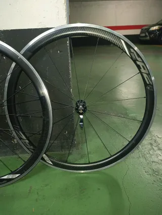 Juego de llantas mixtas GIANT PA2 carretera.