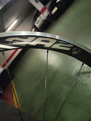 Juego de llantas mixtas GIANT PA2 carretera.