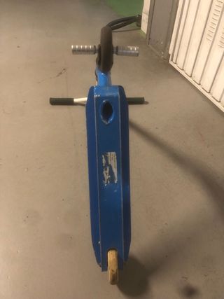 Patinete infantil azul y blanco