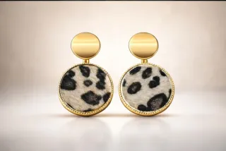 Pendientes de mujer dorados con estampado animal