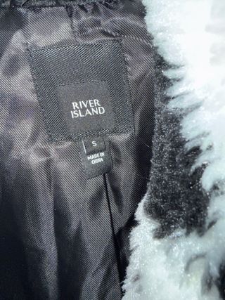 Abrigo River Island Talla S