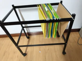 Carro archivador metálico con ruedas