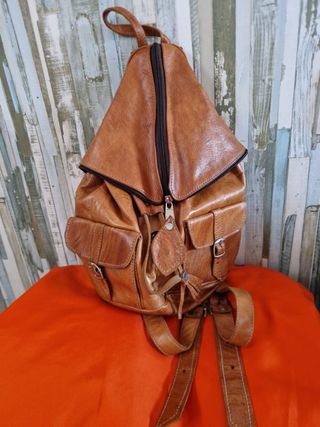 Mochila artesanal de cuero
