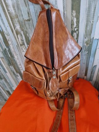 Mochila artesanal de cuero