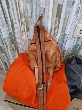 Mochila artesanal de cuero