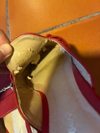 Mocasines destalonados ante rojos