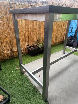 Mesa alta madera y metal