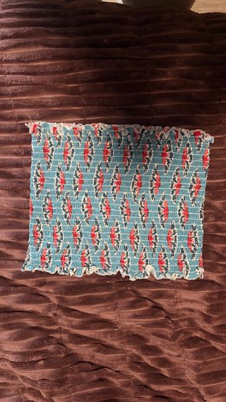 Top banda estampado floral fruncido