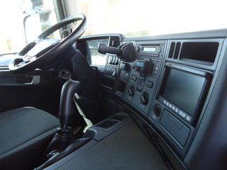 Scania P 230-CAMIONES GRUAS