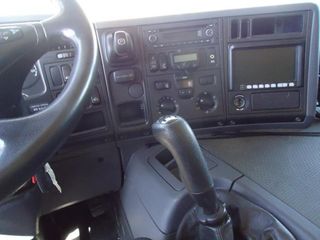 Scania P 230-CAMIONES GRUAS