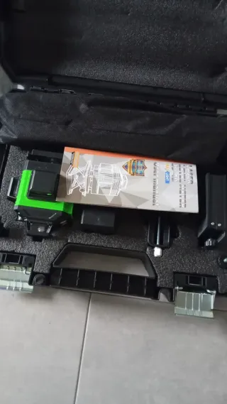 Nivel Láser 4D 16 Líneas con Trípode