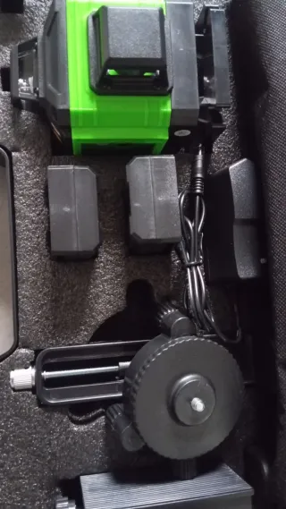 Nivel Láser 4D 16 Líneas con Trípode