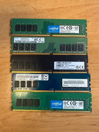 Lote 5 Módulos RAM DDR4 8GB 20€ cada una
