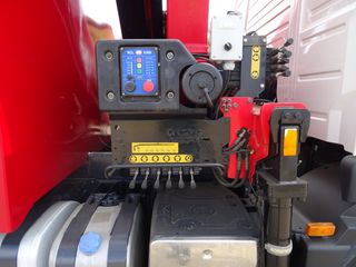 Volvo FM 330.18--CAMIONES GRUAS