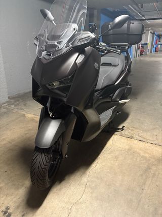 Yamaha XMAX 300 2025