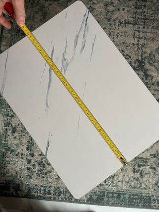 Mesa auxiliar Sklum mármol y oro