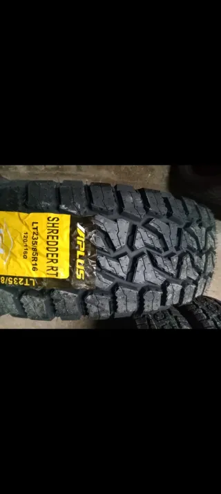 235/85R16 SHREDDER RT