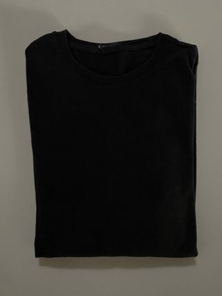 Camiseta negra manga larga