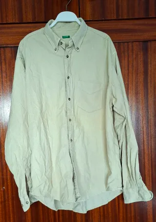 Camicie taglia L (in velluto Benetton) e a quadri (Solid)