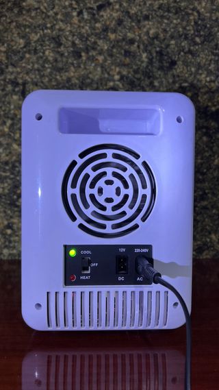 Mini nevera Ambiano con espejo LED