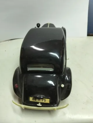 Citroën C15 de juguete vintage