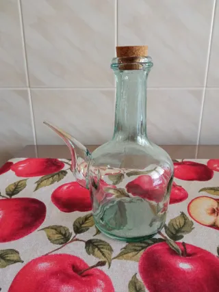 Porrón de cristal con tapón de corcho