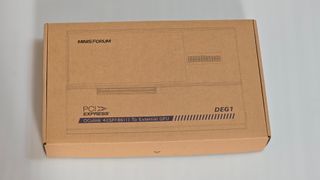 Mini PC AI MINISFORUM UM880 Plus 1TB/32GB + Dock