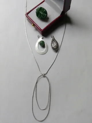 Broche piedra jade y plata tres colgantes y cadena