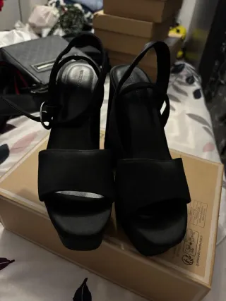 Eleganti scarpe col tacco nero taglia 37