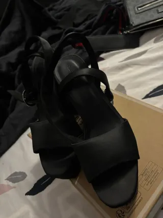 Eleganti scarpe col tacco nero taglia 37