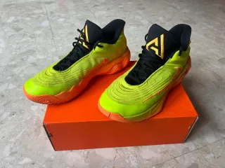 Nike Giannis Immortality 4 Verde Naranja
