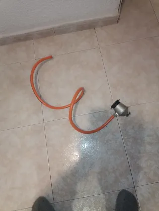 Regulador de butano con manguera