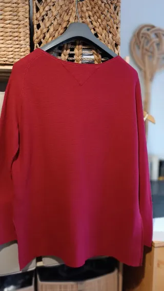 Suéter Tommy Hilfiger rojo. talla M.
