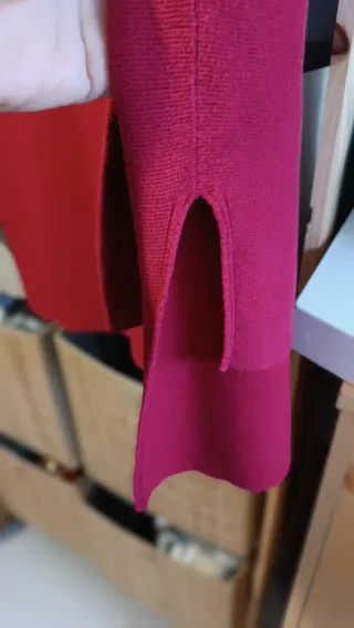 Suéter Tommy Hilfiger rojo. talla M.