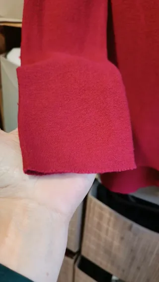 Suéter Tommy Hilfiger rojo. talla M.