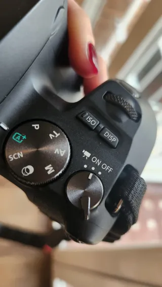 Fotocamera Canon EOS 250D (Rebel SL3) 720 scatti