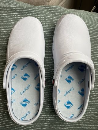 Zapatos de trabajo blancos