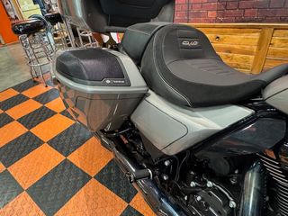 Harley-Davidson Street Glide CVO 121