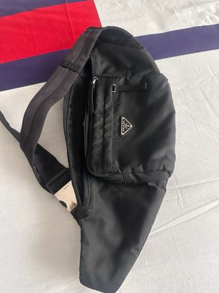 Riñonera Prada Negra Original